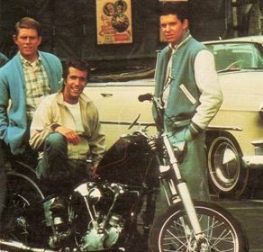 Ma lo sapete che in realtà è la Harley Davidson che ha fornito la prima Motocicletta a Fonzie?